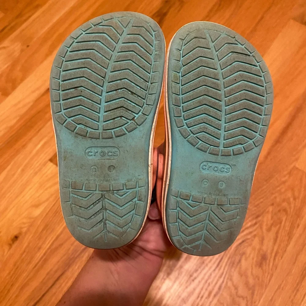 Palm Tree Crocs - Picture 2 of 3